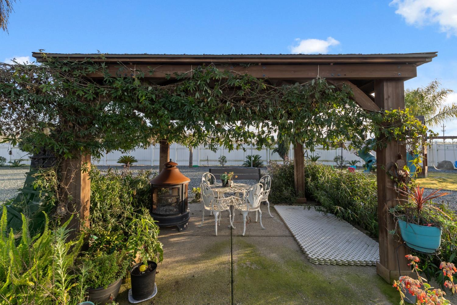 5757 10TH Ave, Hanford, CA 93230