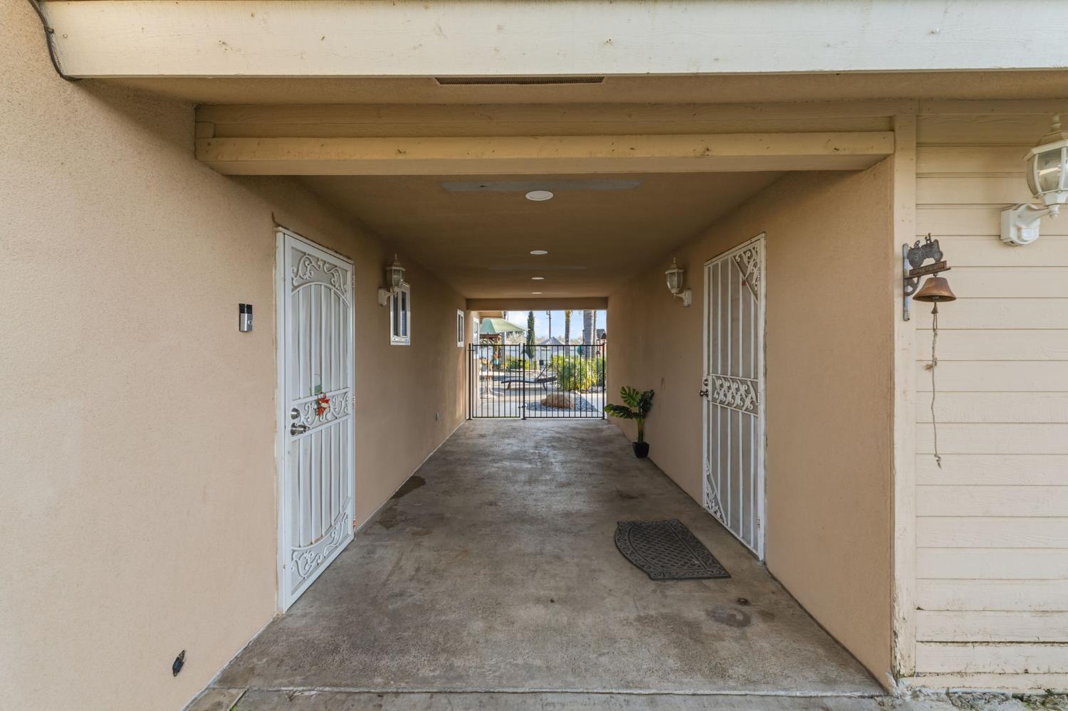 5757 10TH Ave, Hanford, CA 93230