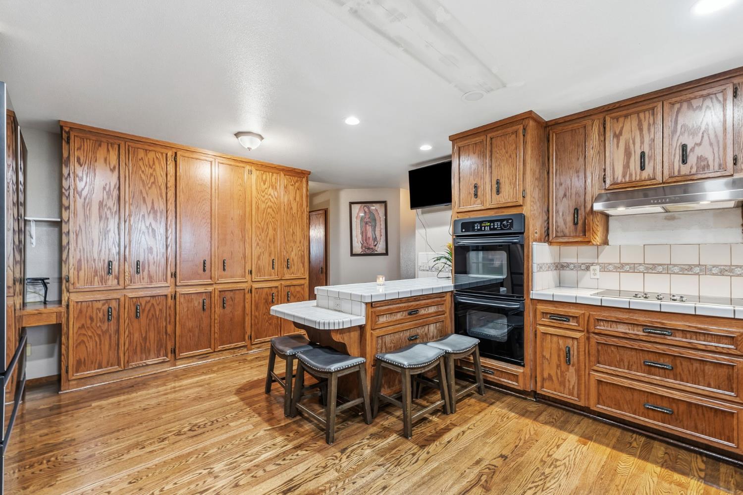 5757 10TH Ave, Hanford, CA 93230