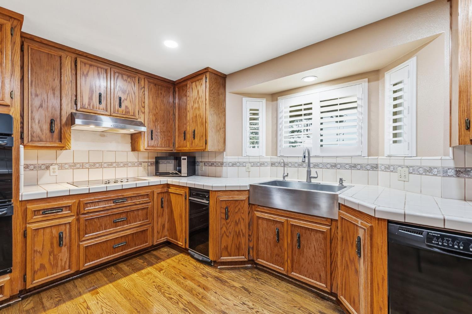 5757 10TH Ave, Hanford, CA 93230