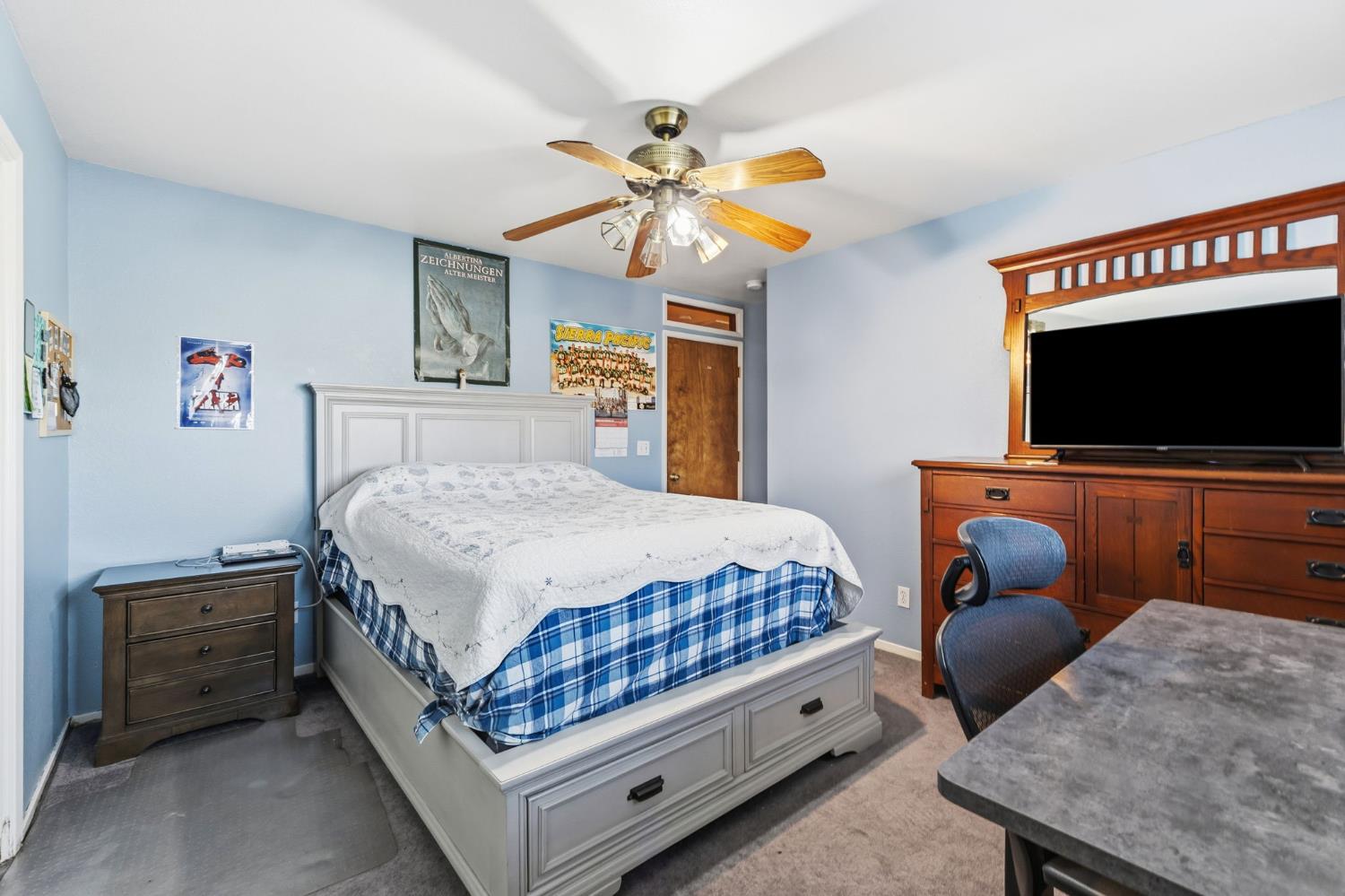 5757 10TH Ave, Hanford, CA 93230