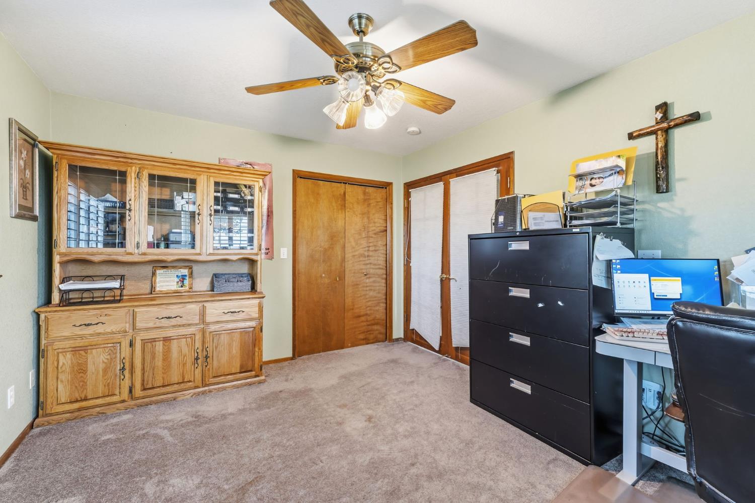 5757 10TH Ave, Hanford, CA 93230