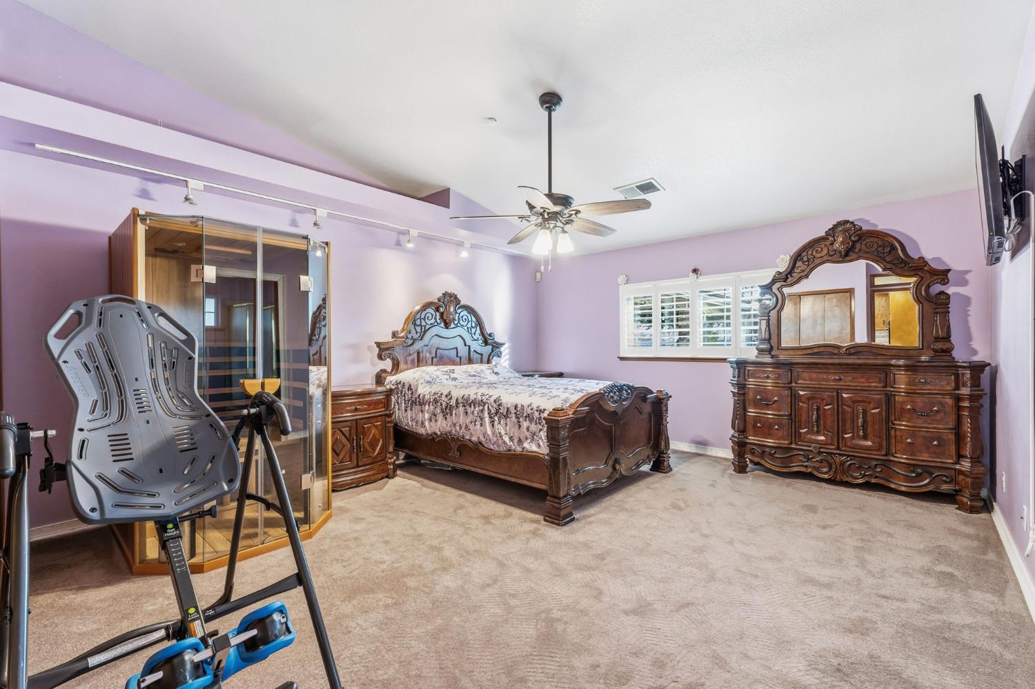 5757 10TH Ave, Hanford, CA 93230