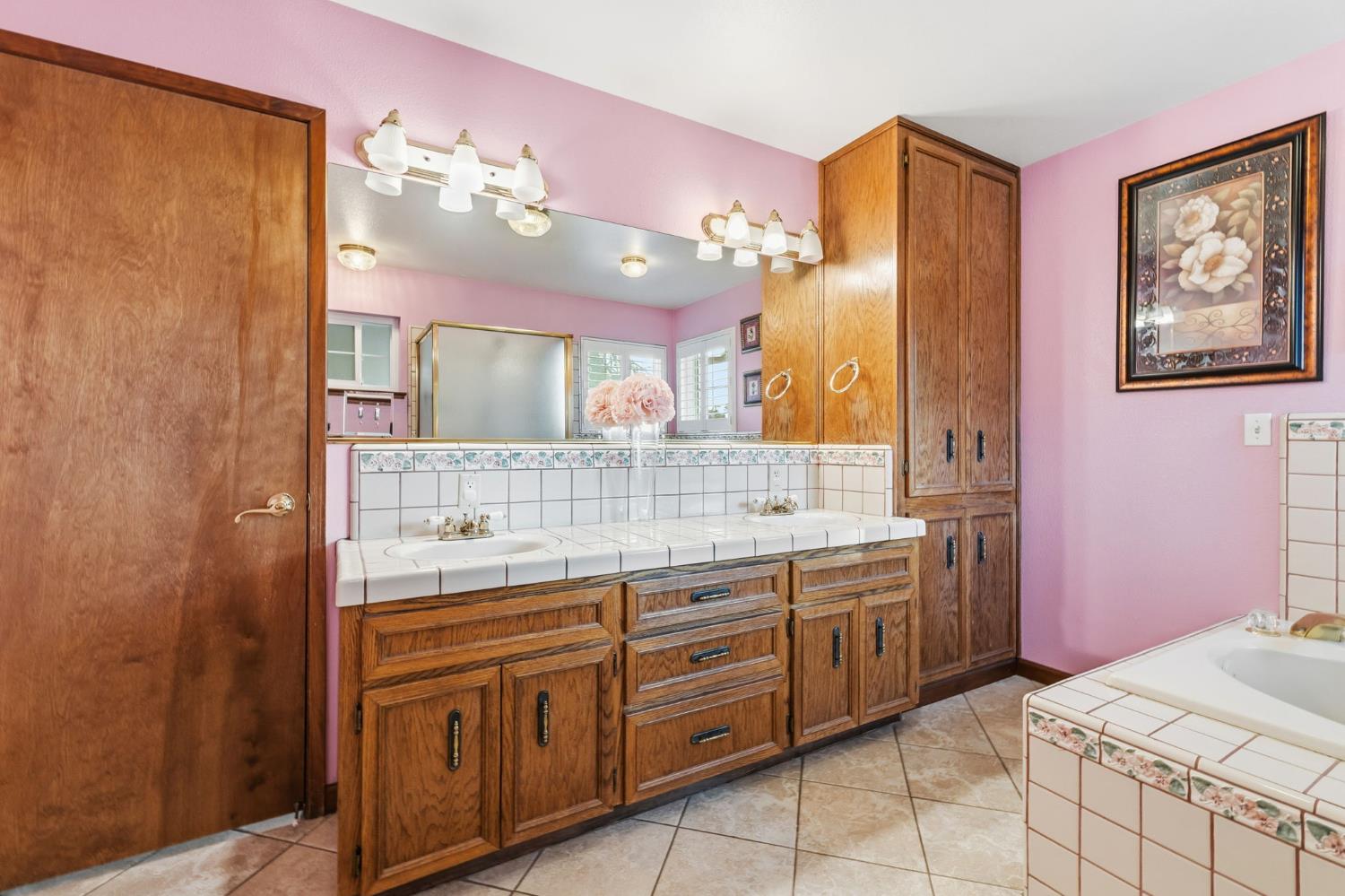 5757 10TH Ave, Hanford, CA 93230