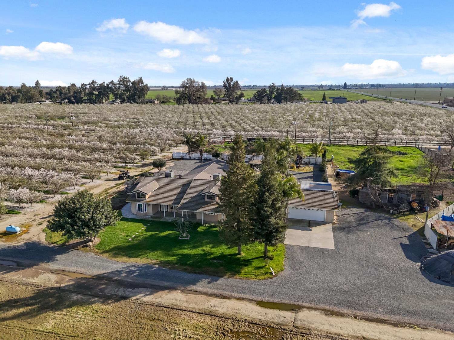 5757 10TH Ave, Hanford, CA 93230