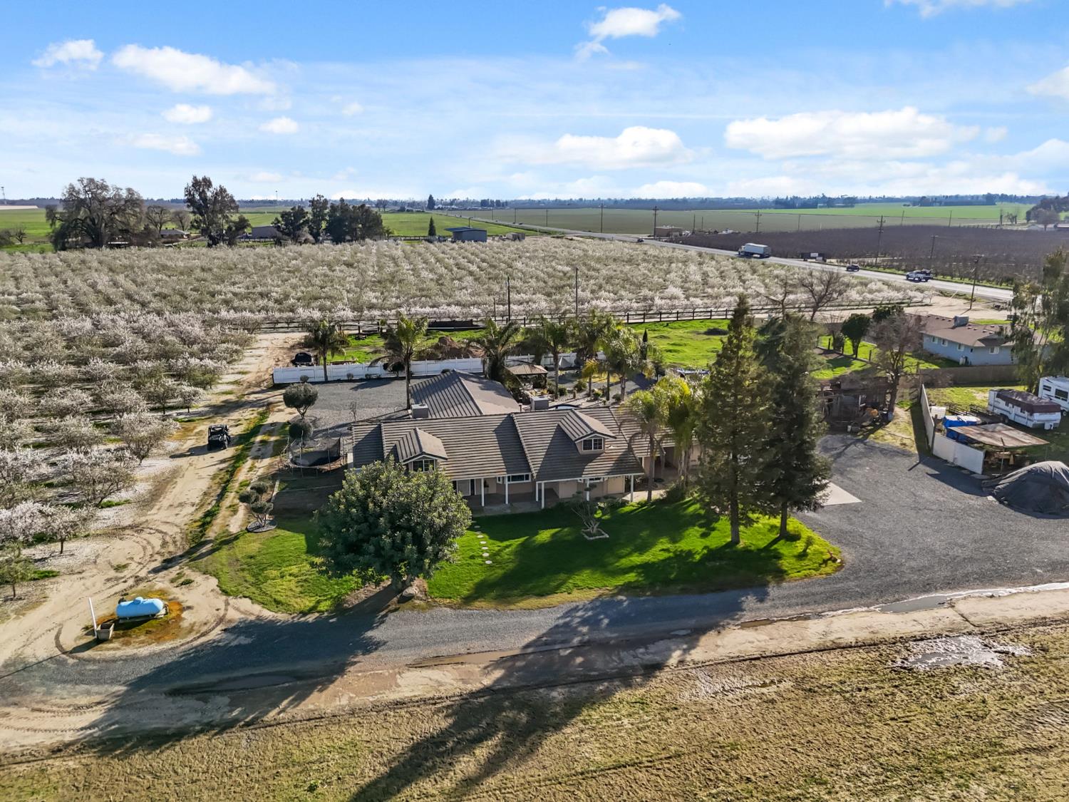 5757 10TH Ave, Hanford, CA 93230