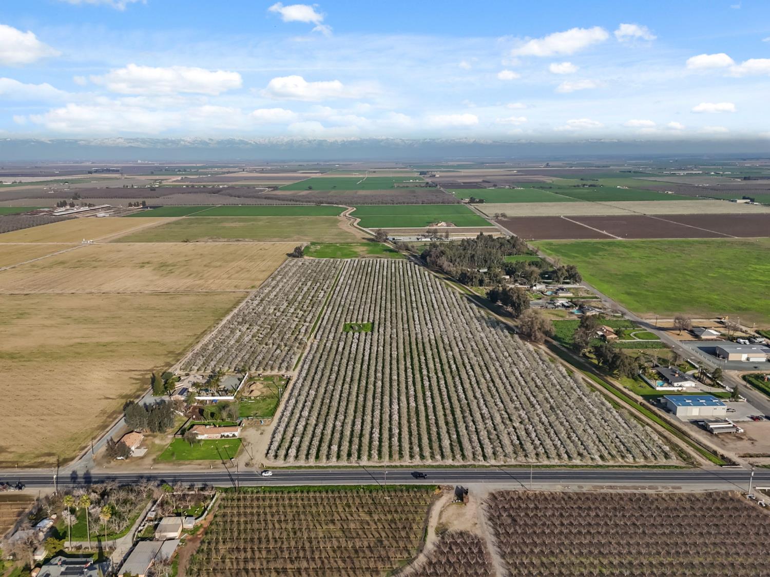 5757 10TH Ave, Hanford, CA 93230