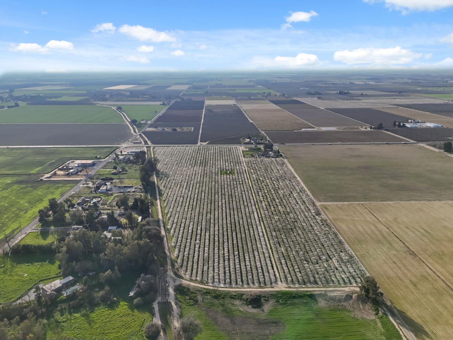 5757 10TH Ave, Hanford, CA 93230