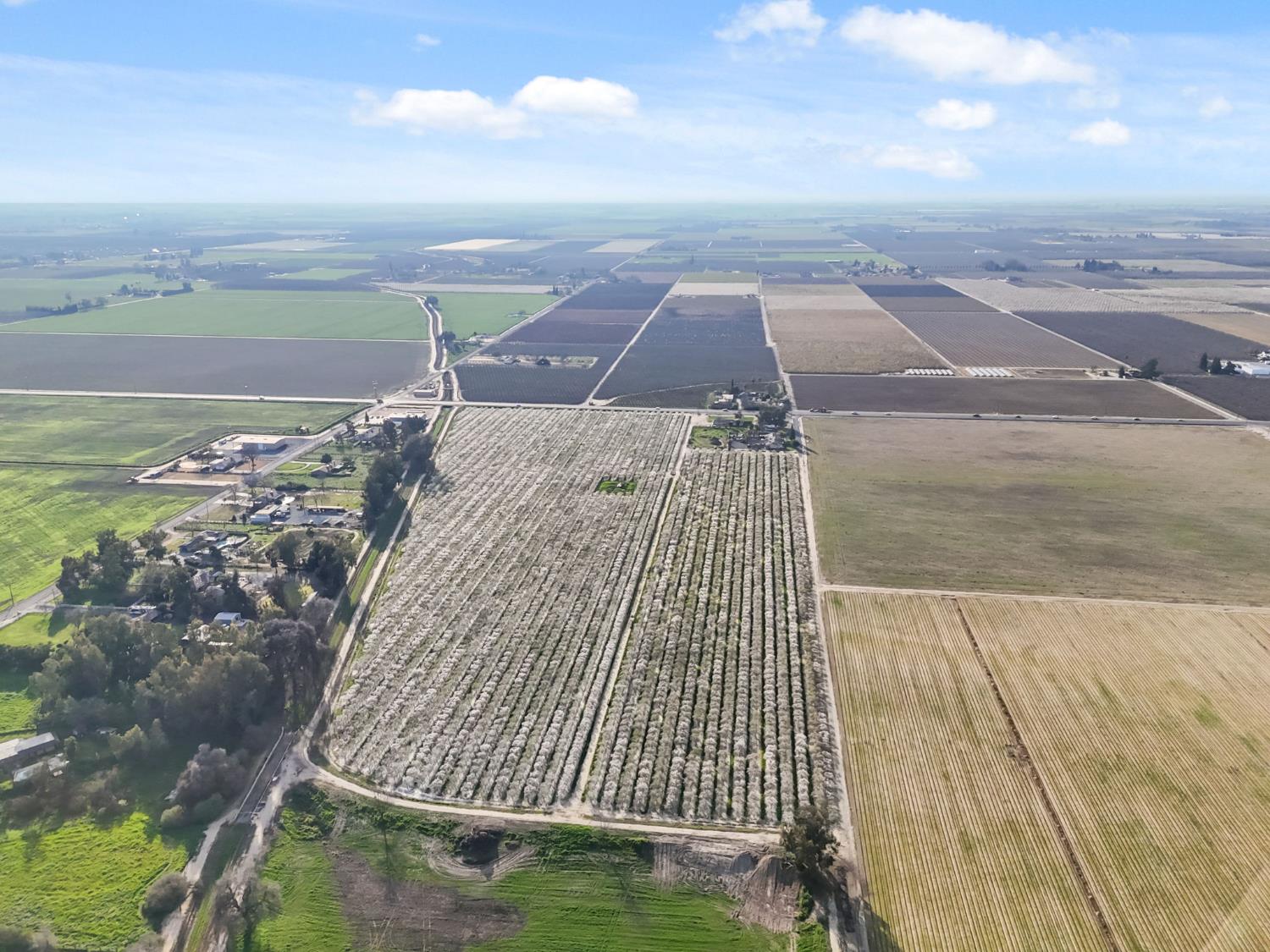 5757 10TH Ave, Hanford, CA 93230