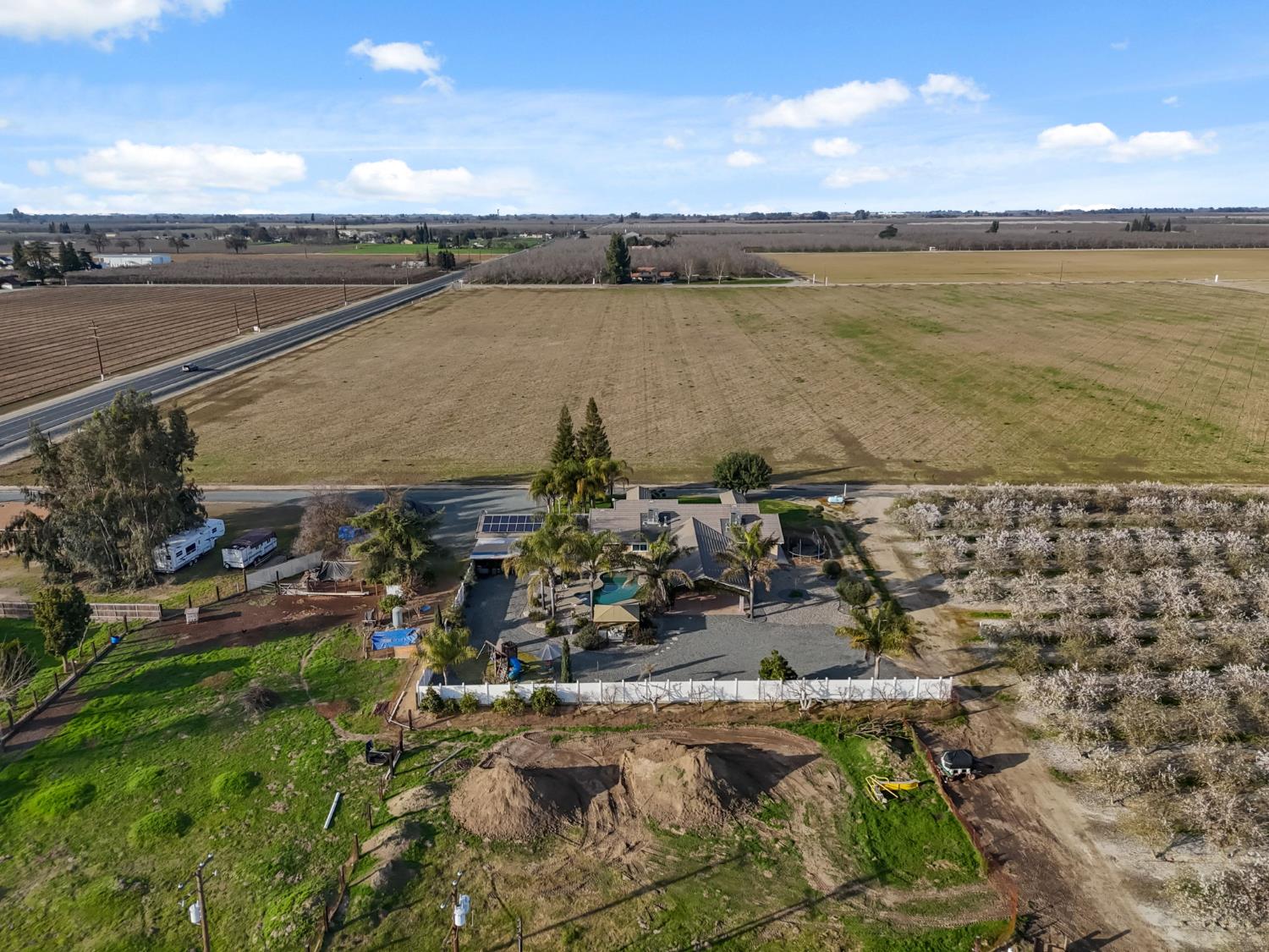 5757 10TH Ave, Hanford, CA 93230