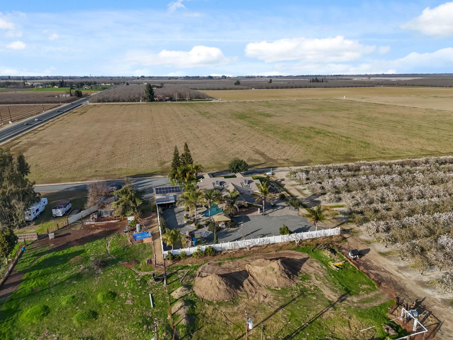 5757 10TH Ave, Hanford, CA 93230