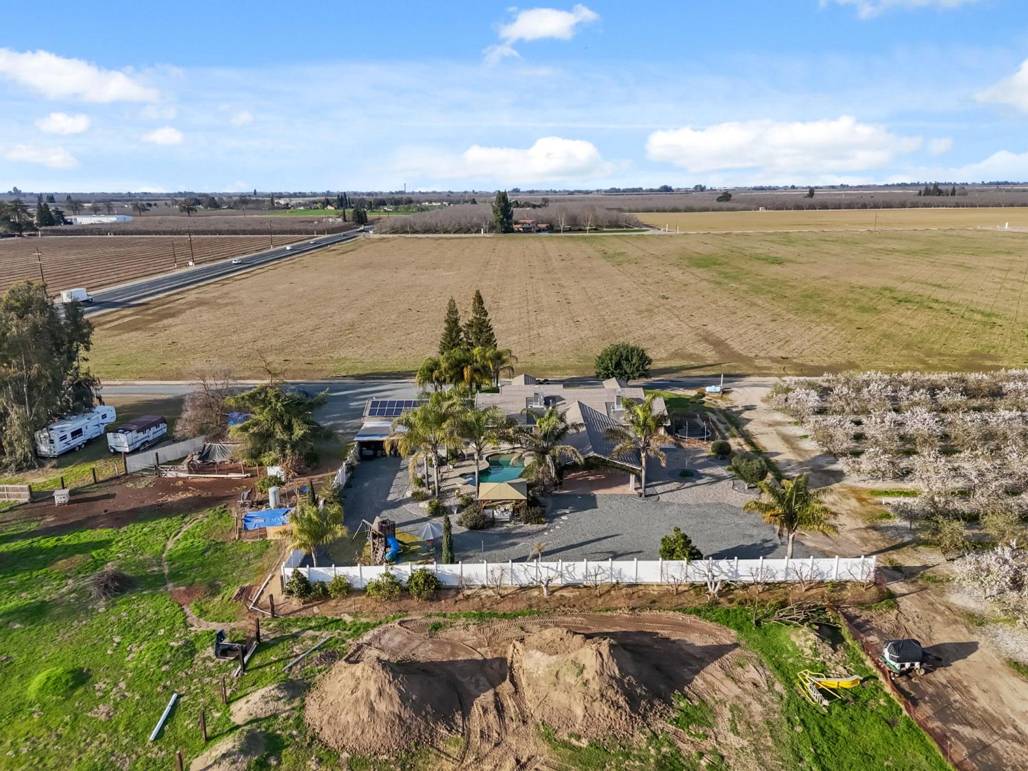 5757 10TH Ave, Hanford, CA 93230