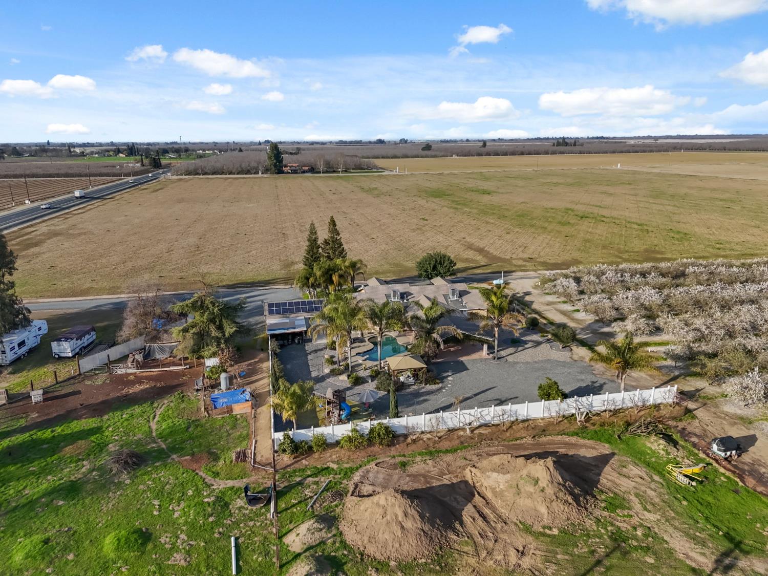 5757 10TH Ave, Hanford, CA 93230