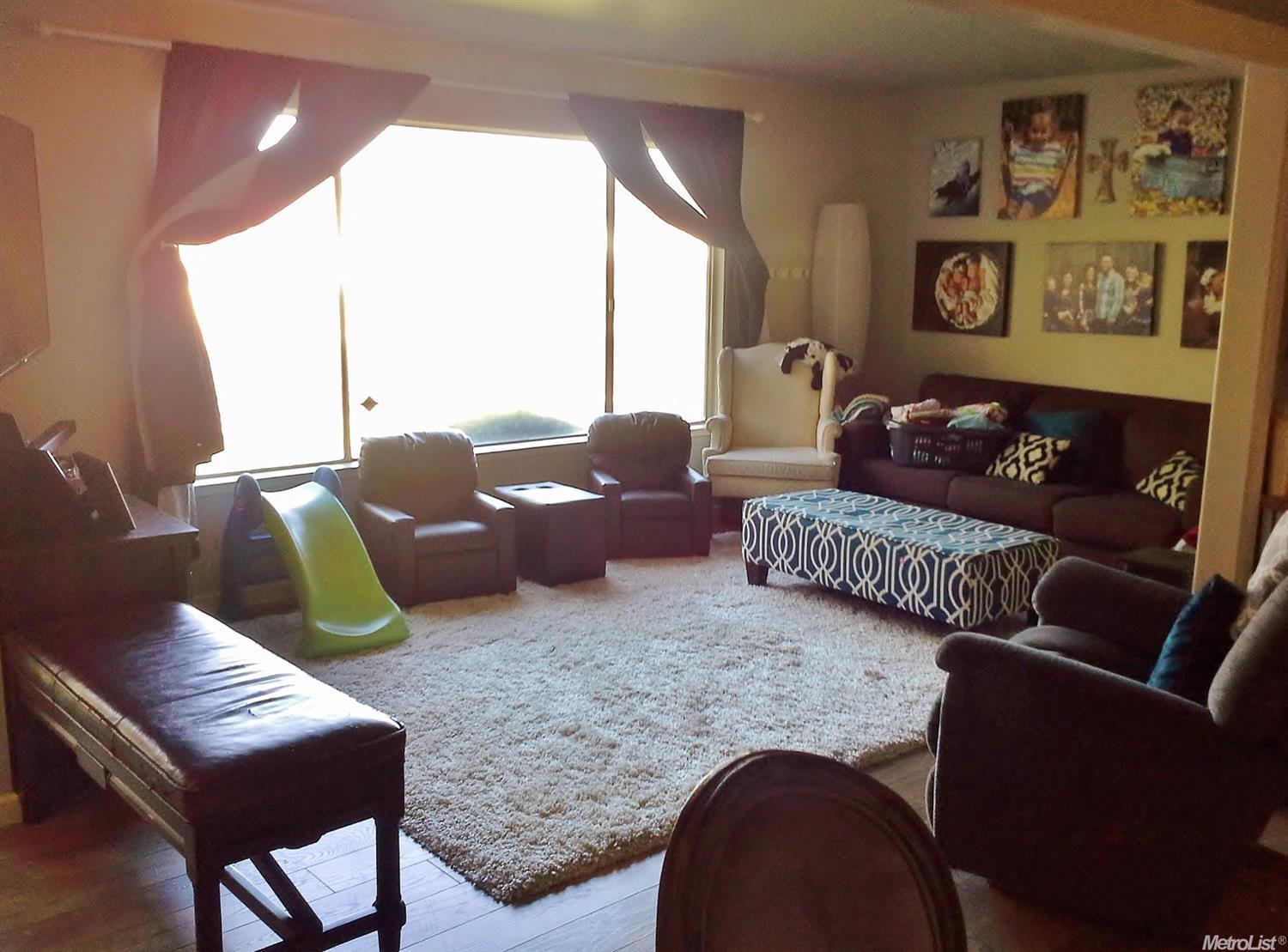 1880 Donnelly Park Dr, Turlock, CA 95382