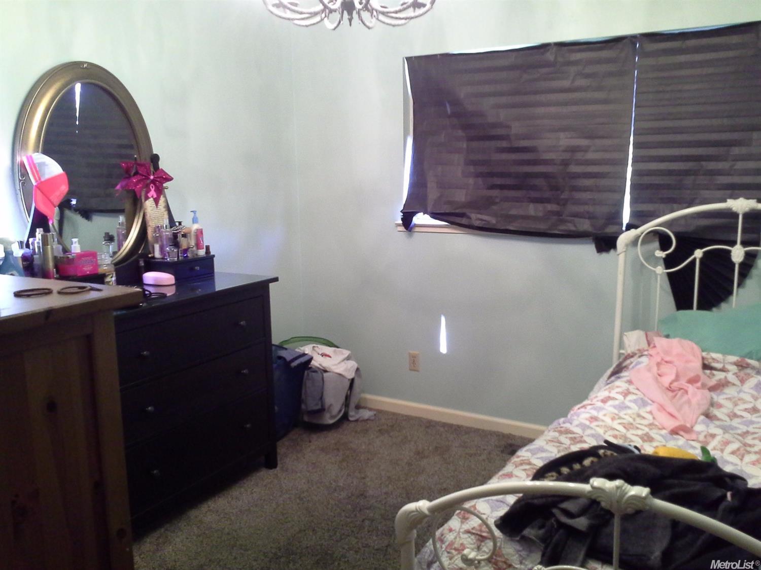 1880 Donnelly Park Dr, Turlock, CA 95382