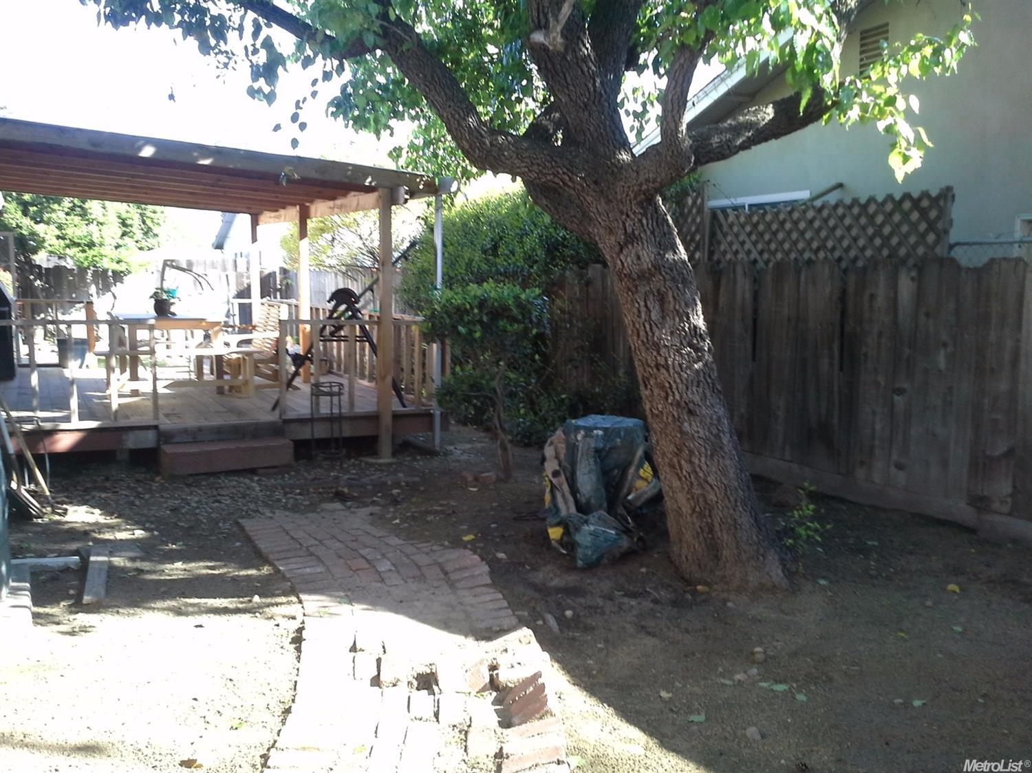 1880 Donnelly Park Dr, Turlock, CA 95382