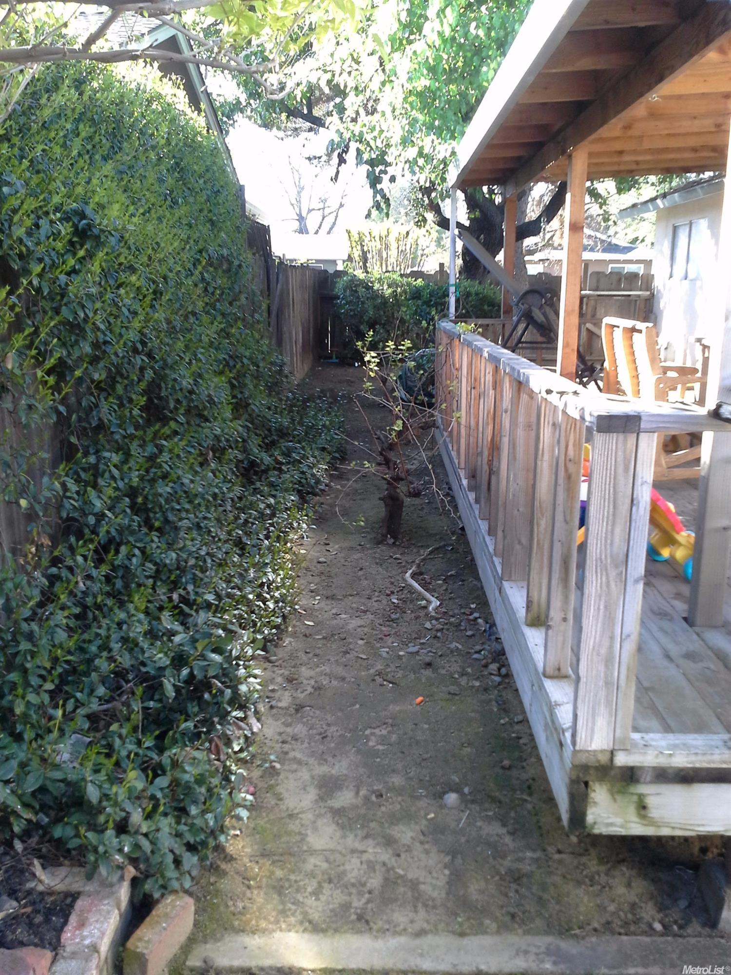 1880 Donnelly Park Dr, Turlock, CA 95382