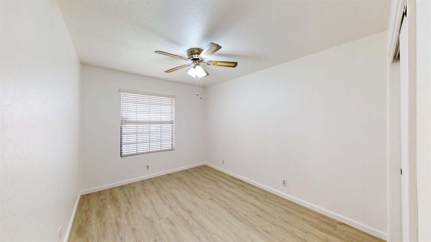 1142 Mammoth Dr, Manteca, CA 95337