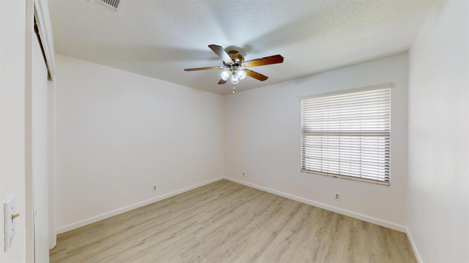 1142 Mammoth Dr, Manteca, CA 95337