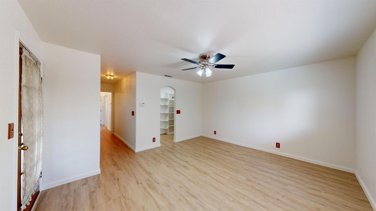 1142 Mammoth Dr, Manteca, CA 95337