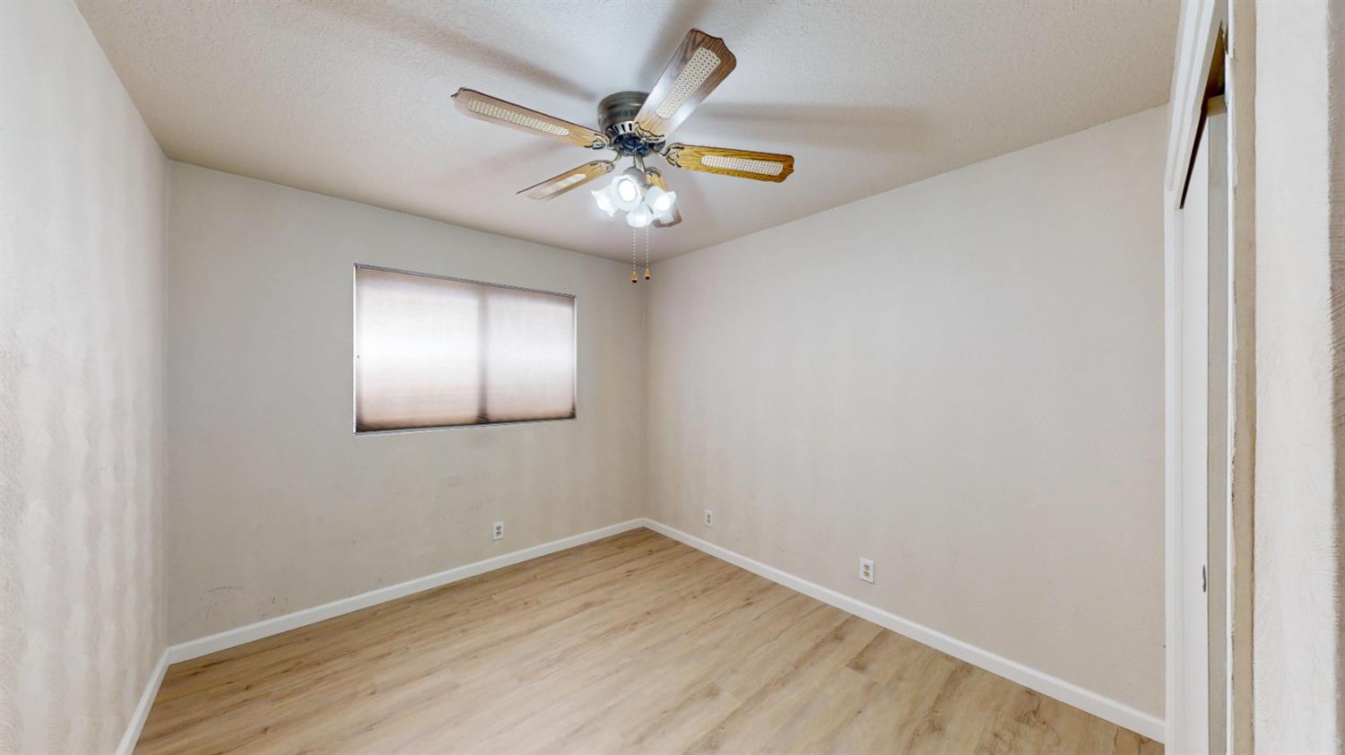 1142 Mammoth Dr, Manteca, CA 95337