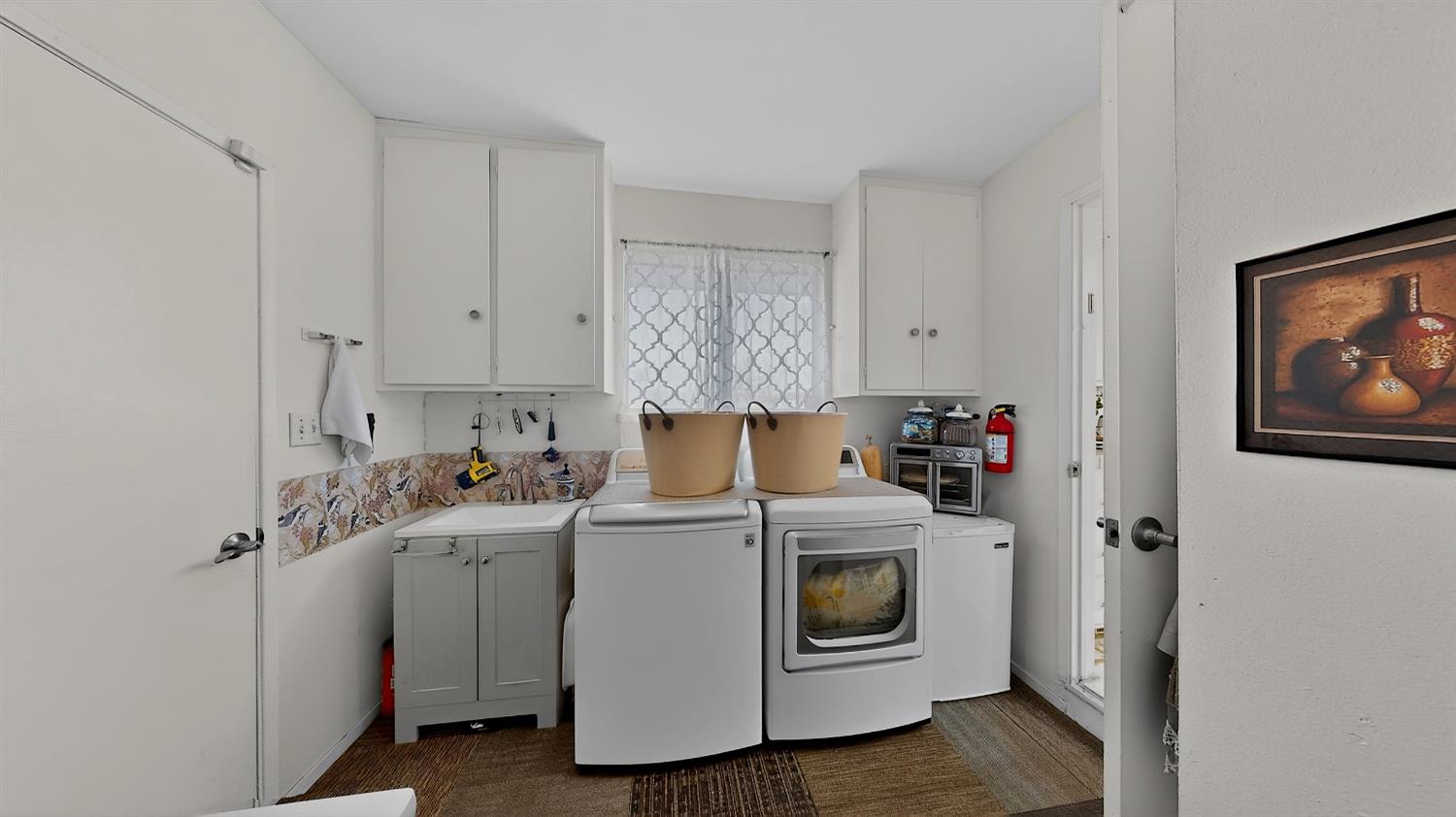 6400 E Hatch Rd, Hughson, CA 95326