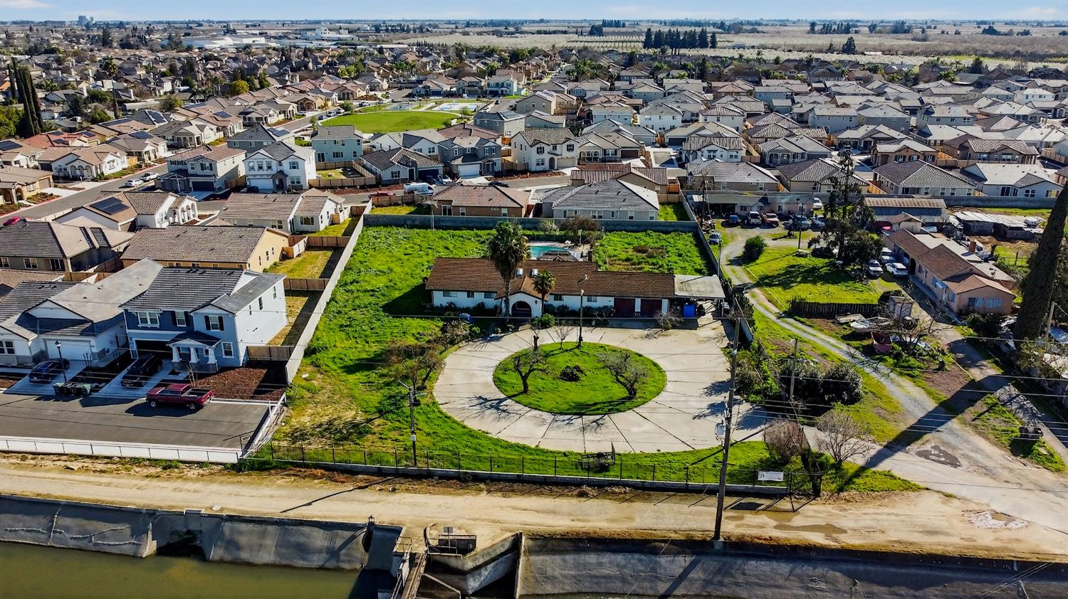 6400 E Hatch Rd, Hughson, CA 95326