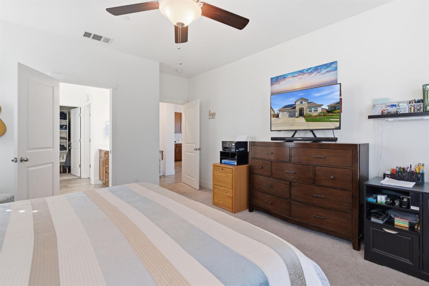 1104 Basalt Dr, Los Banos, CA 93635