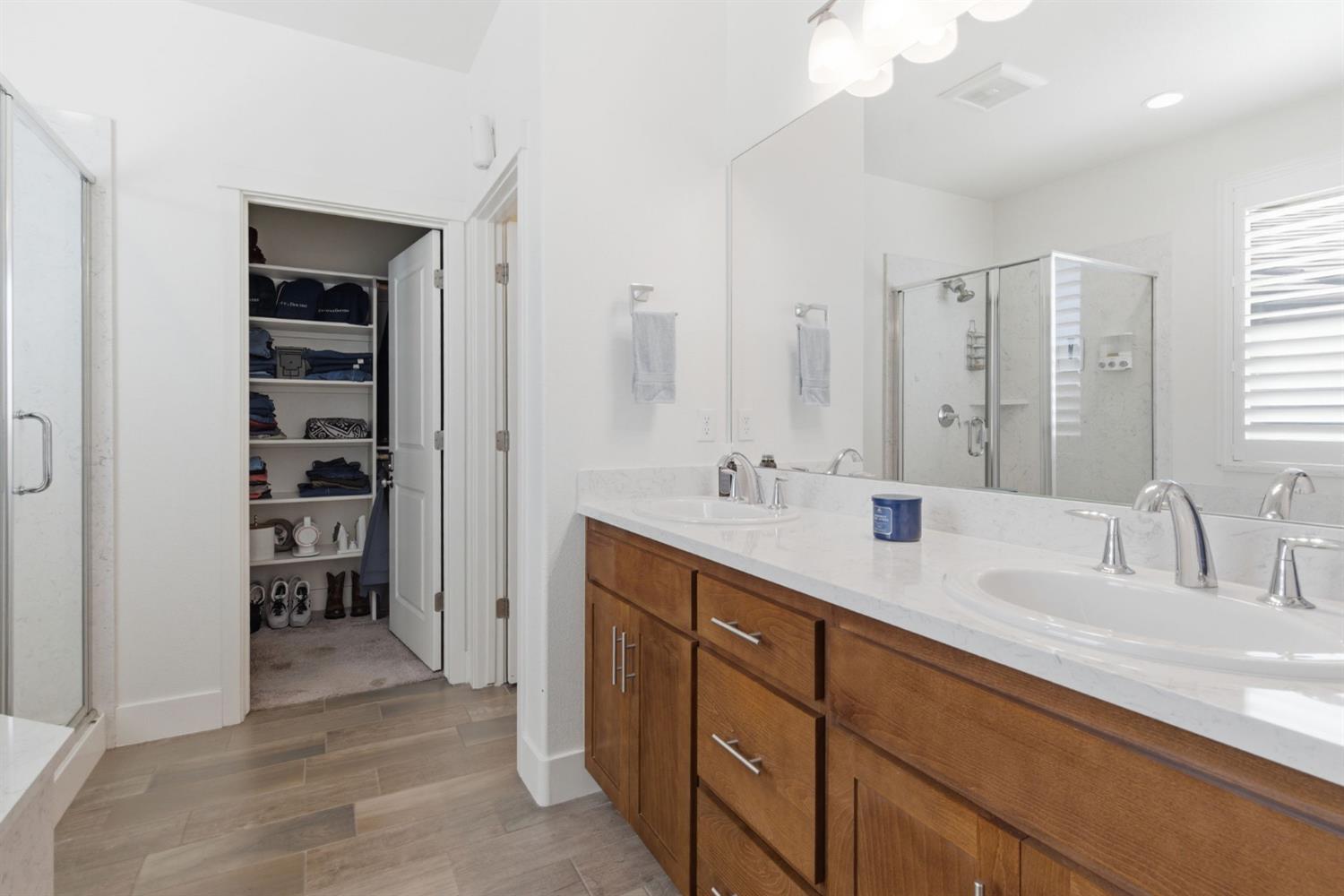 1104 Basalt Dr, Los Banos, CA 93635