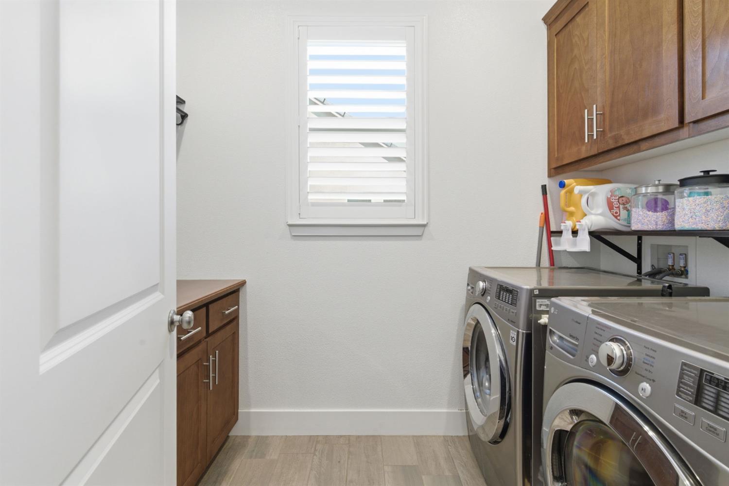 1104 Basalt Dr, Los Banos, CA 93635