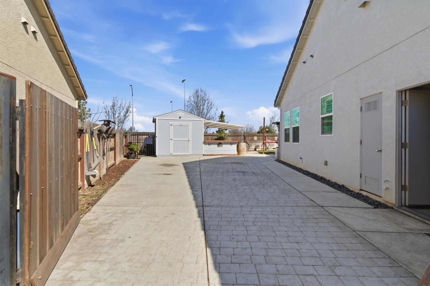 1104 Basalt Dr, Los Banos, CA 93635