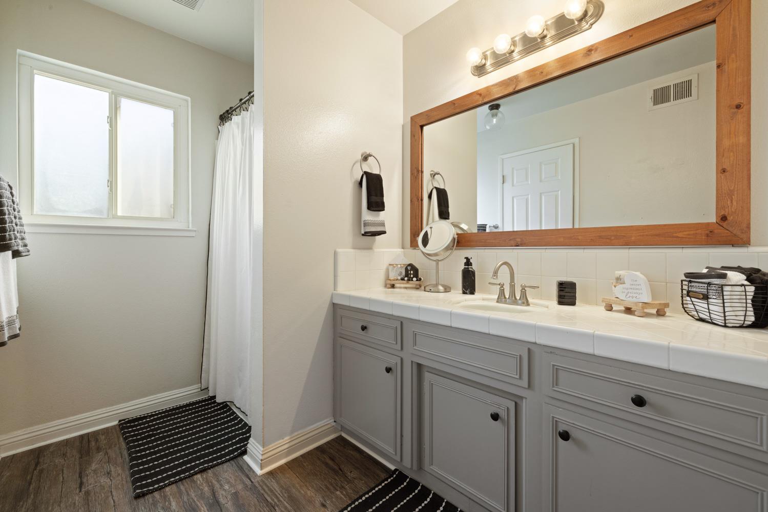 1612 Angelene Dr, Modesto, CA 95355