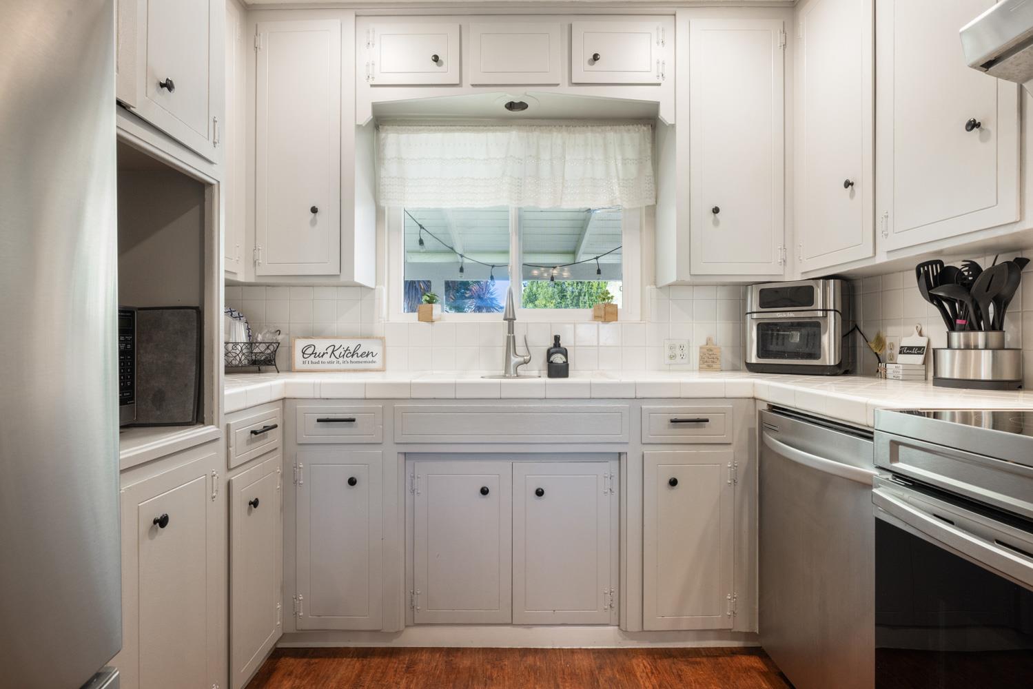 1612 Angelene Dr, Modesto, CA 95355