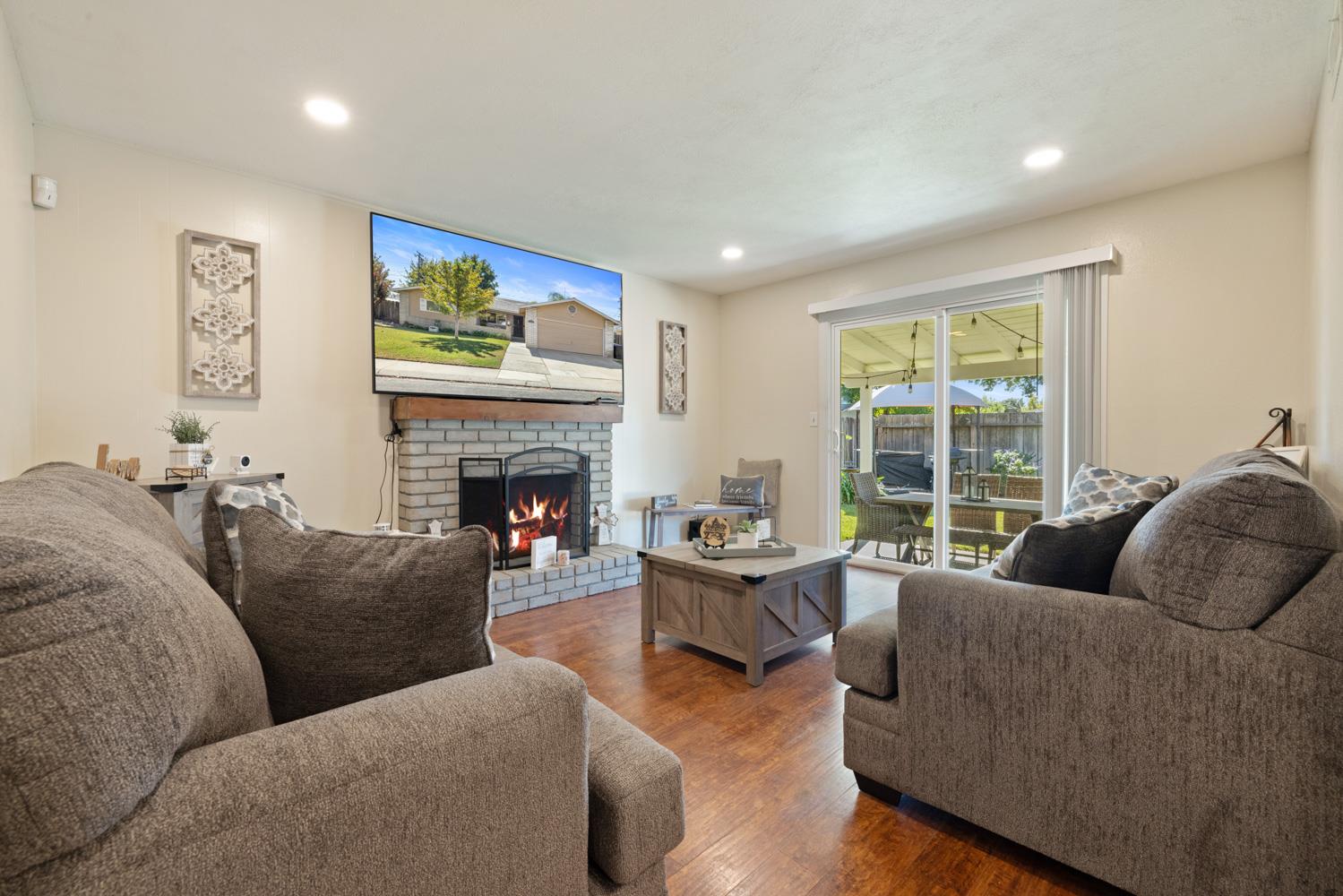 1612 Angelene Dr, Modesto, CA 95355