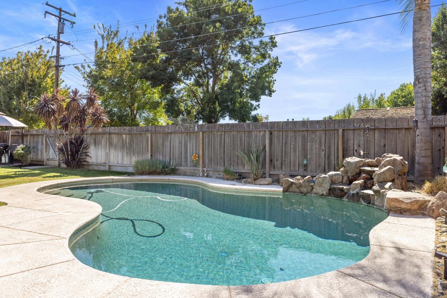 1612 Angelene Dr, Modesto, CA 95355