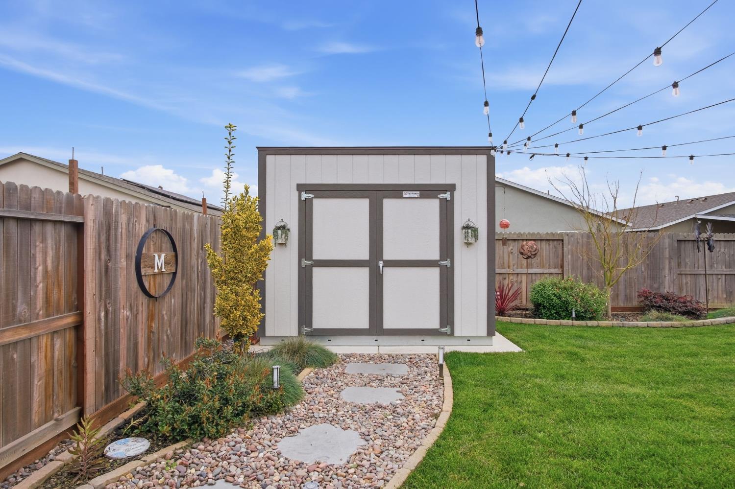 12088 Kadota Ave, Waterford, CA 95386