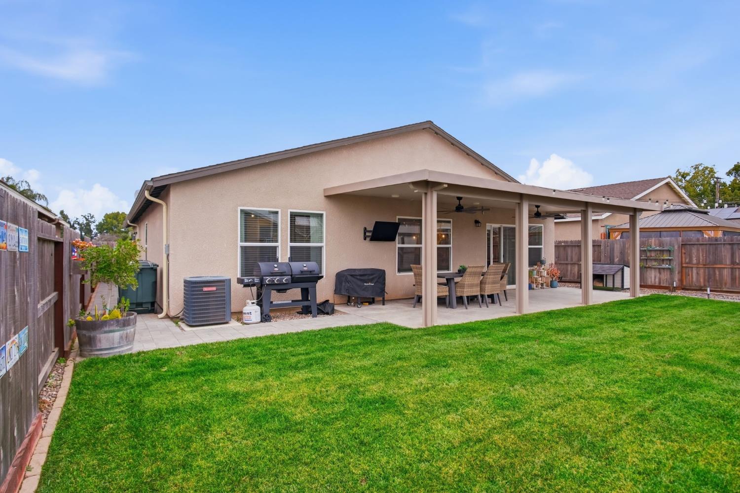 12088 Kadota Ave, Waterford, CA 95386