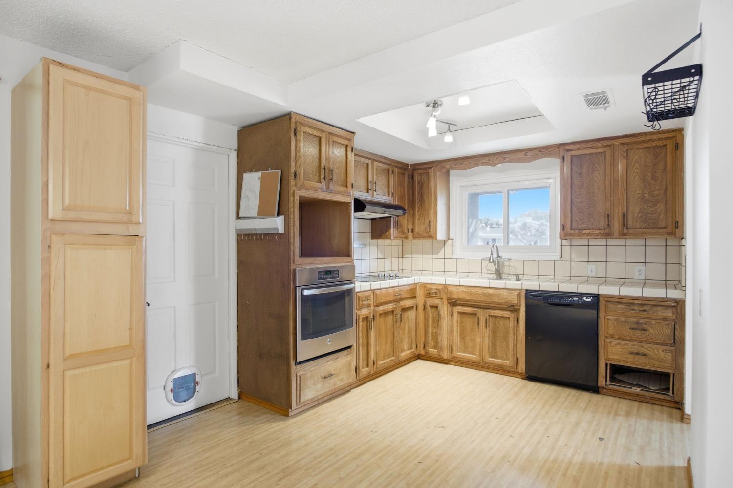 3221 Dublin Ave, Merced, CA 95340