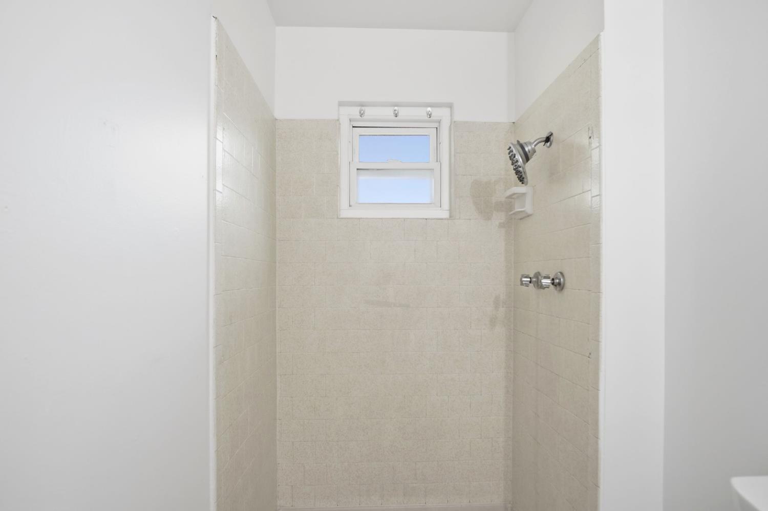 3221 Dublin Ave, Merced, CA 95340