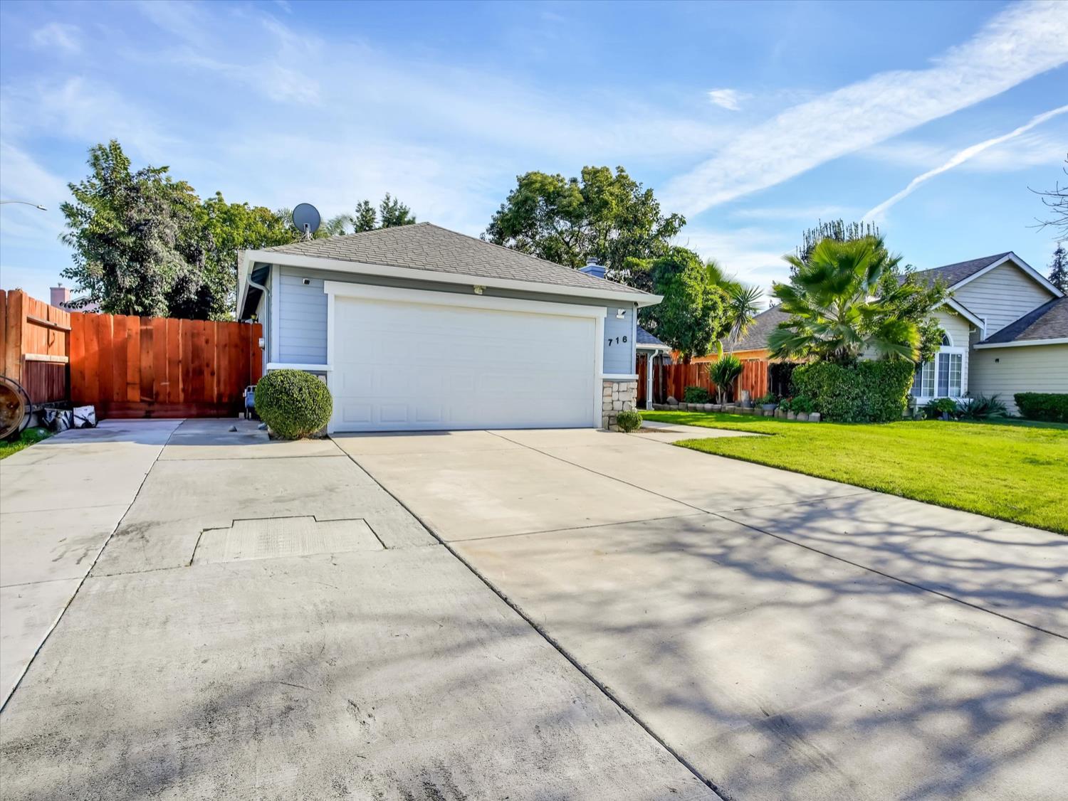716 Crater Ave, Modesto, CA 95351