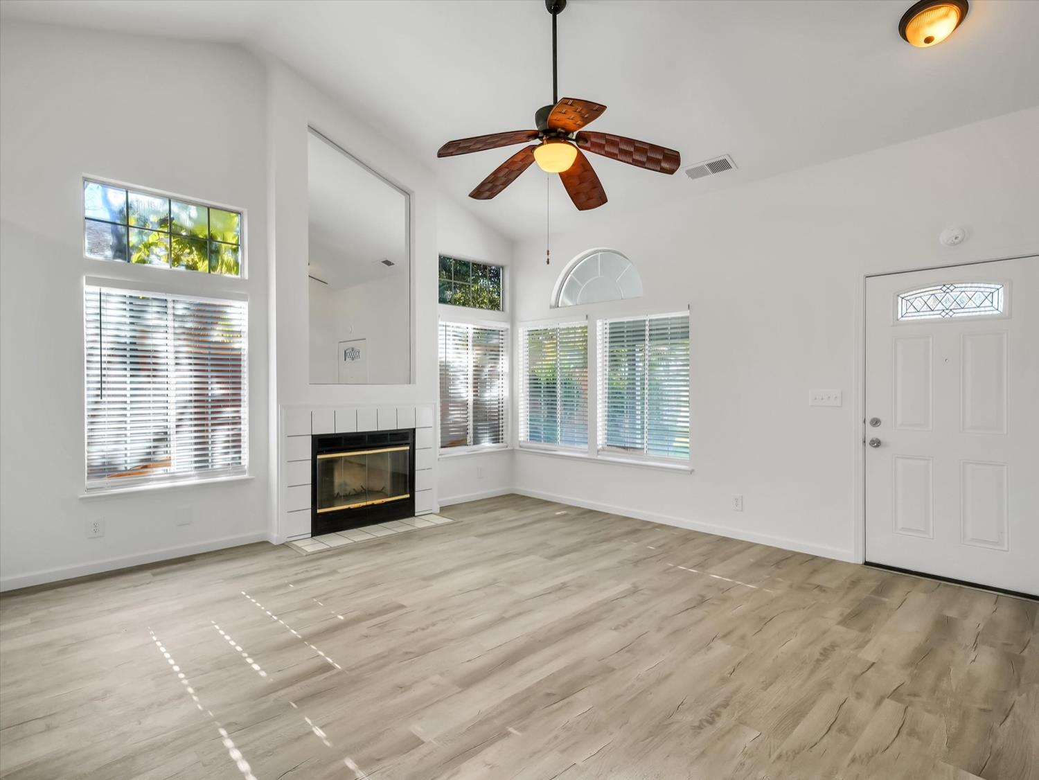 716 Crater Ave, Modesto, CA 95351