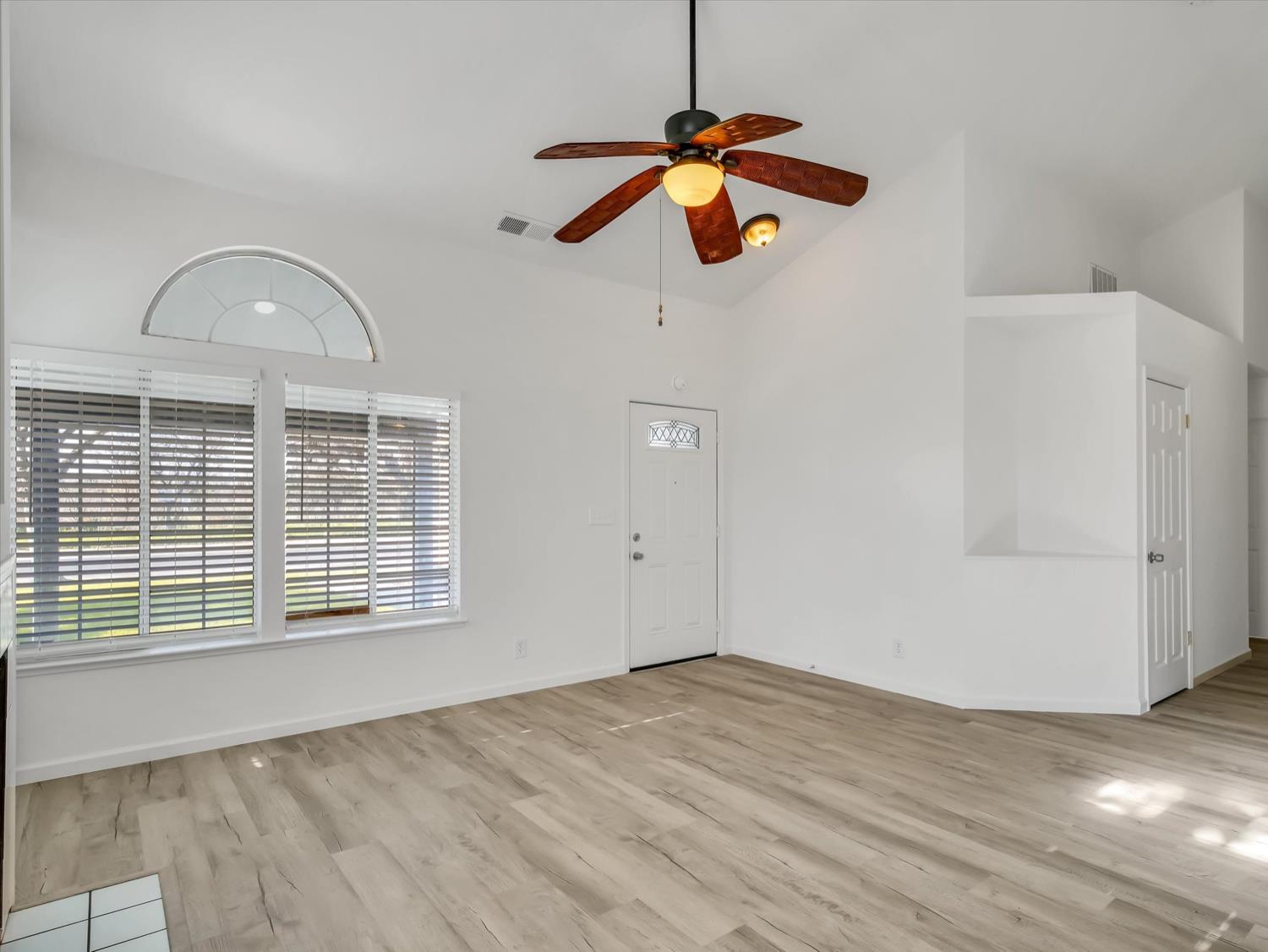 716 Crater Ave, Modesto, CA 95351