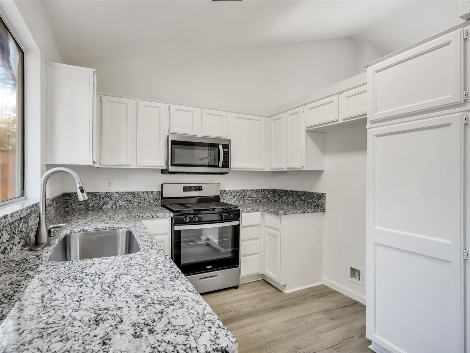 716 Crater Ave, Modesto, CA 95351