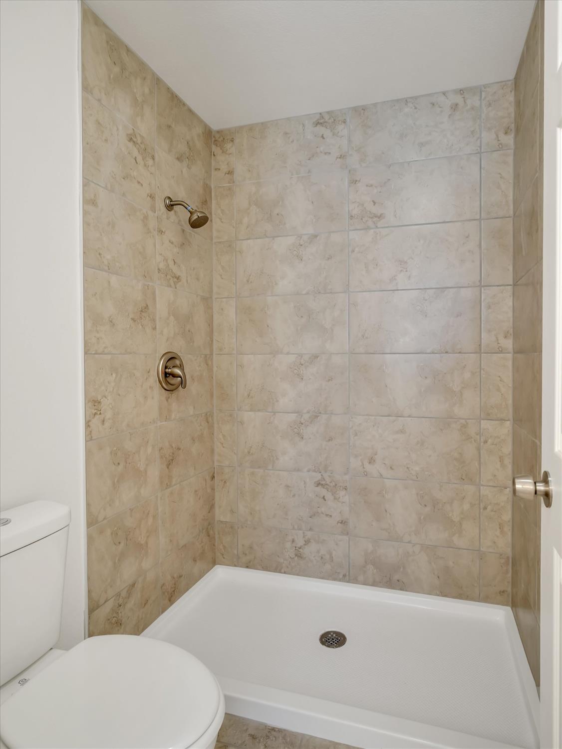 716 Crater Ave, Modesto, CA 95351