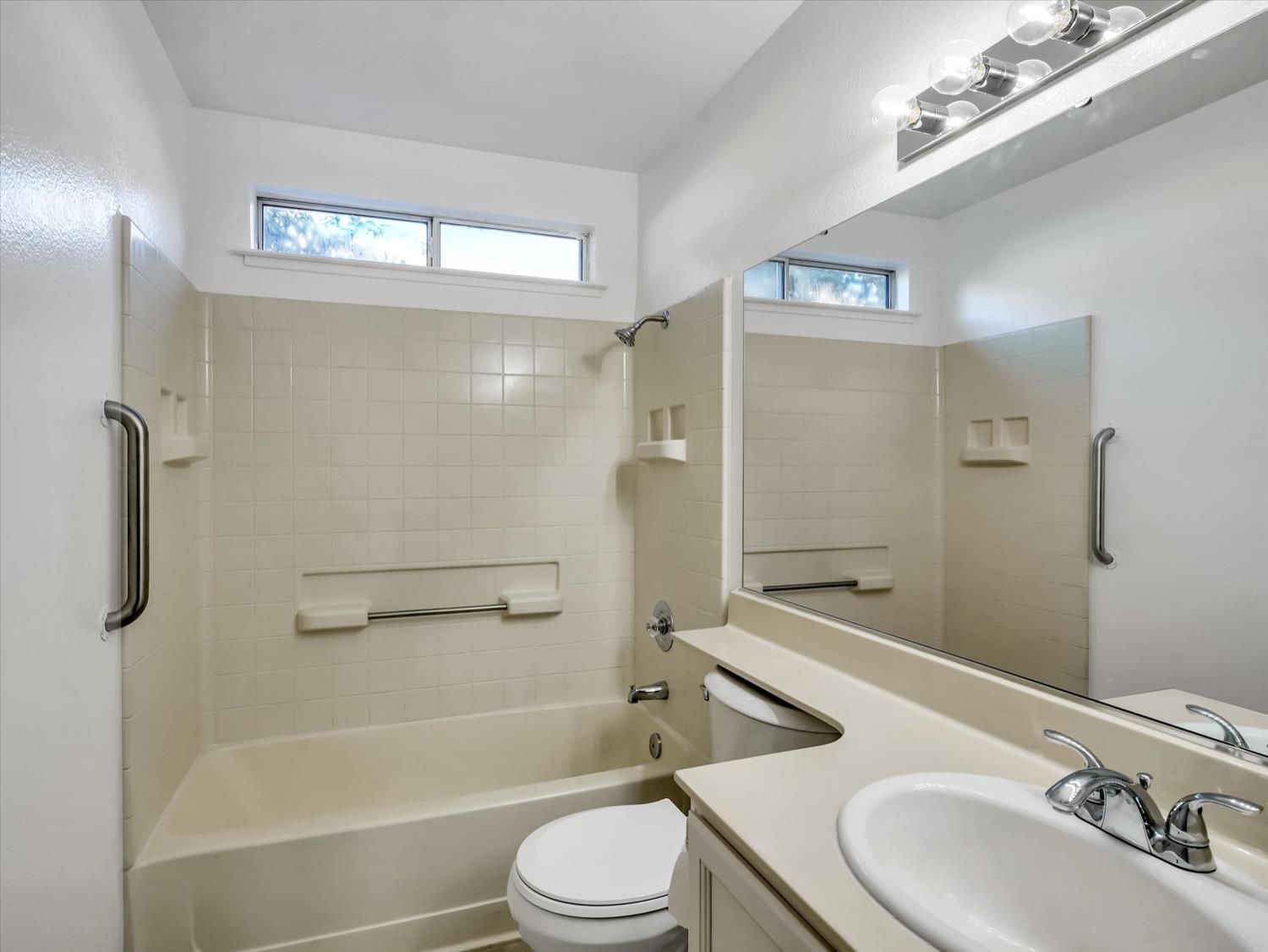 716 Crater Ave, Modesto, CA 95351