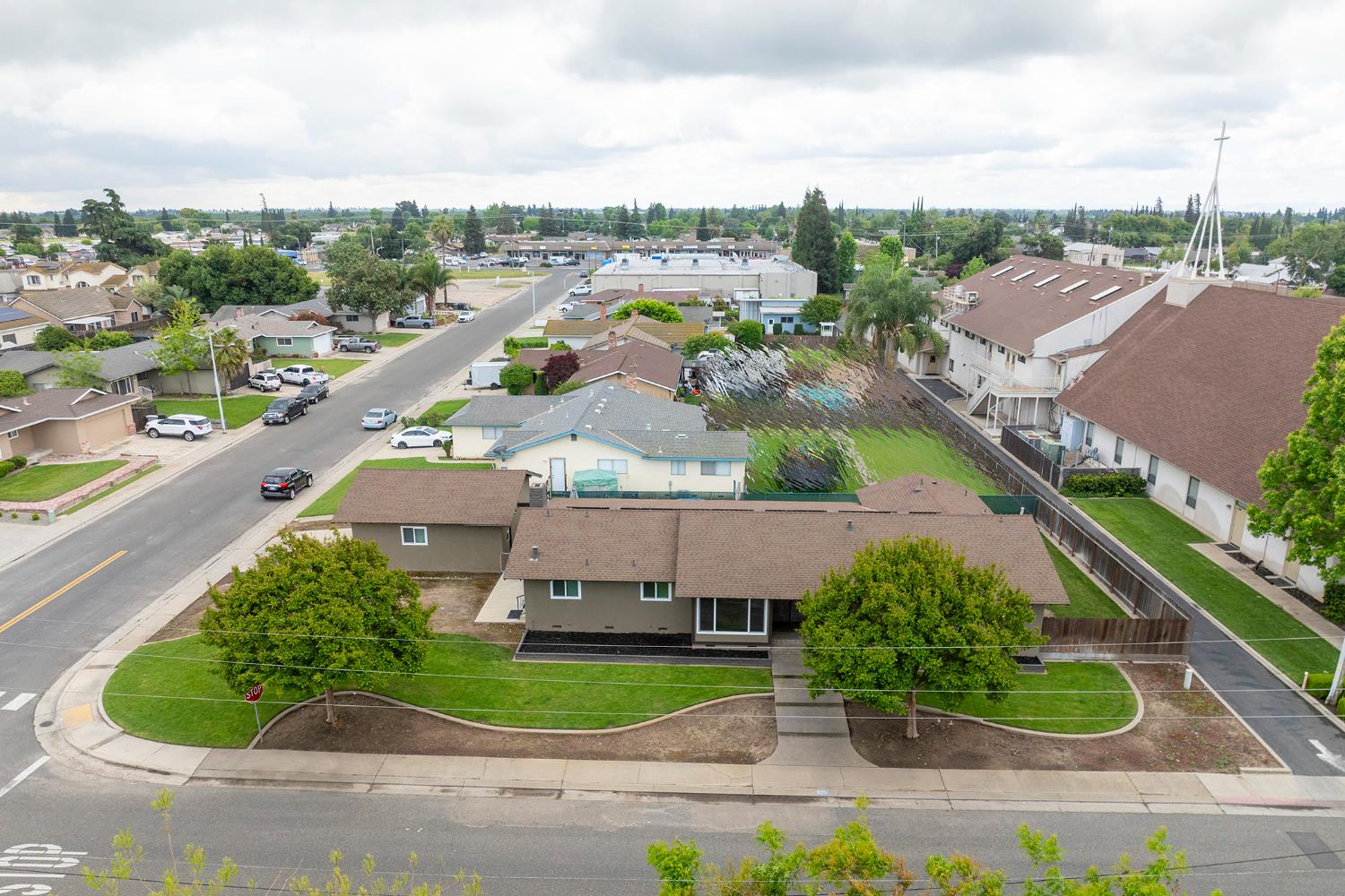 2211 California St, Escalon, CA 95320