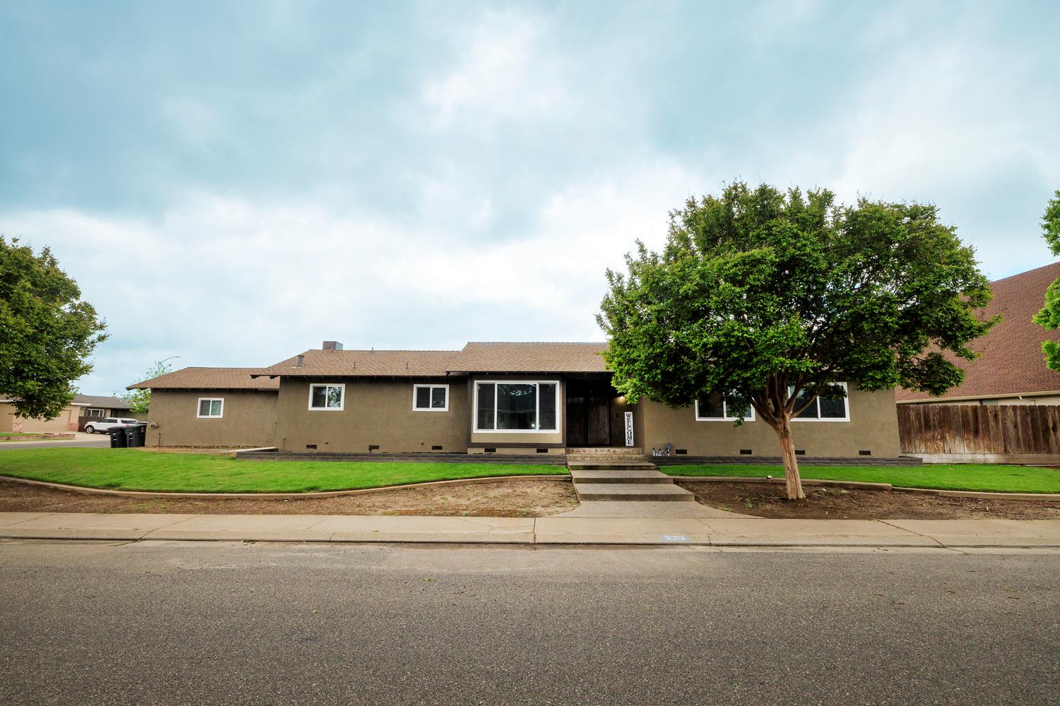 2211 California St, Escalon, CA 95320