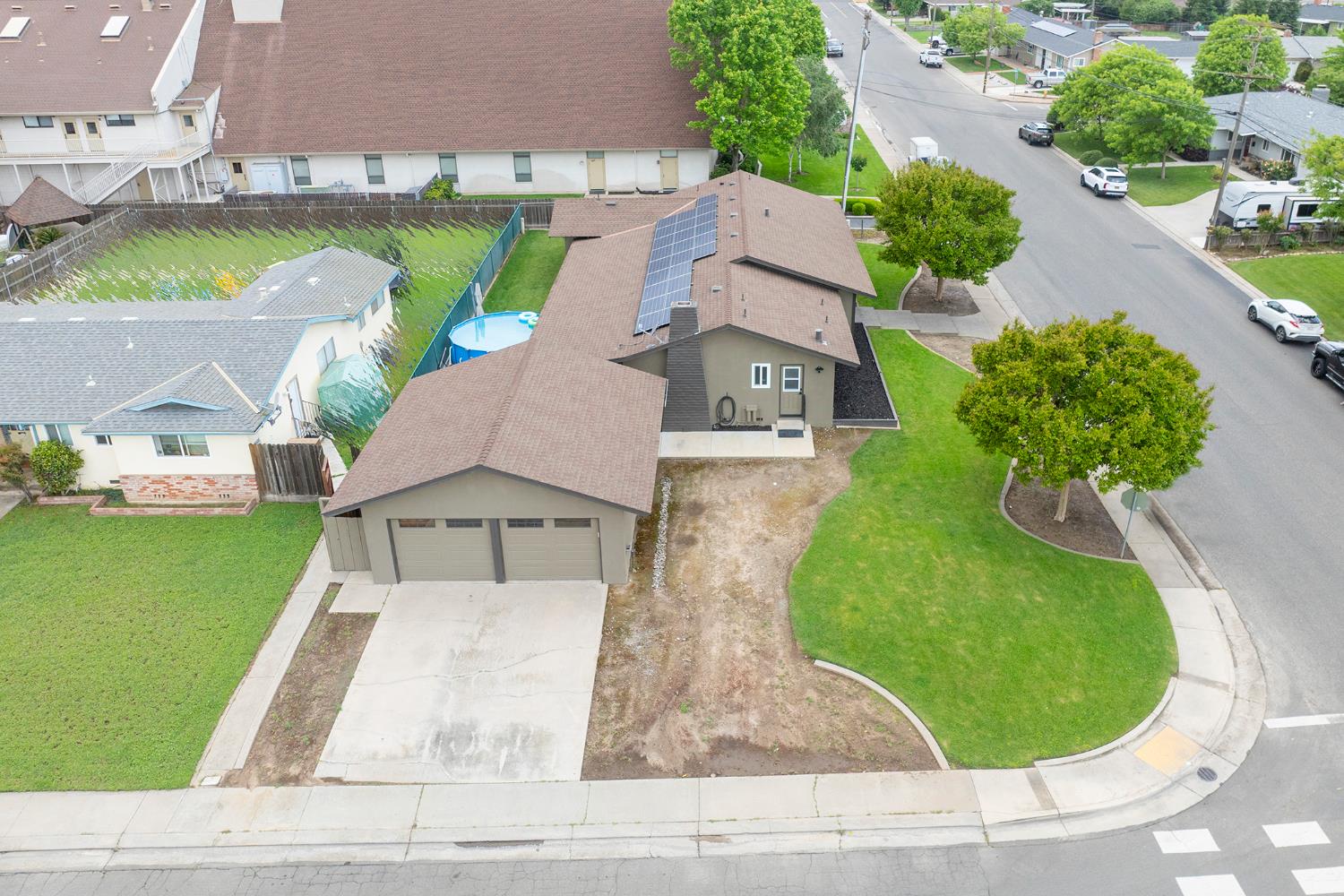 2211 California St, Escalon, CA 95320