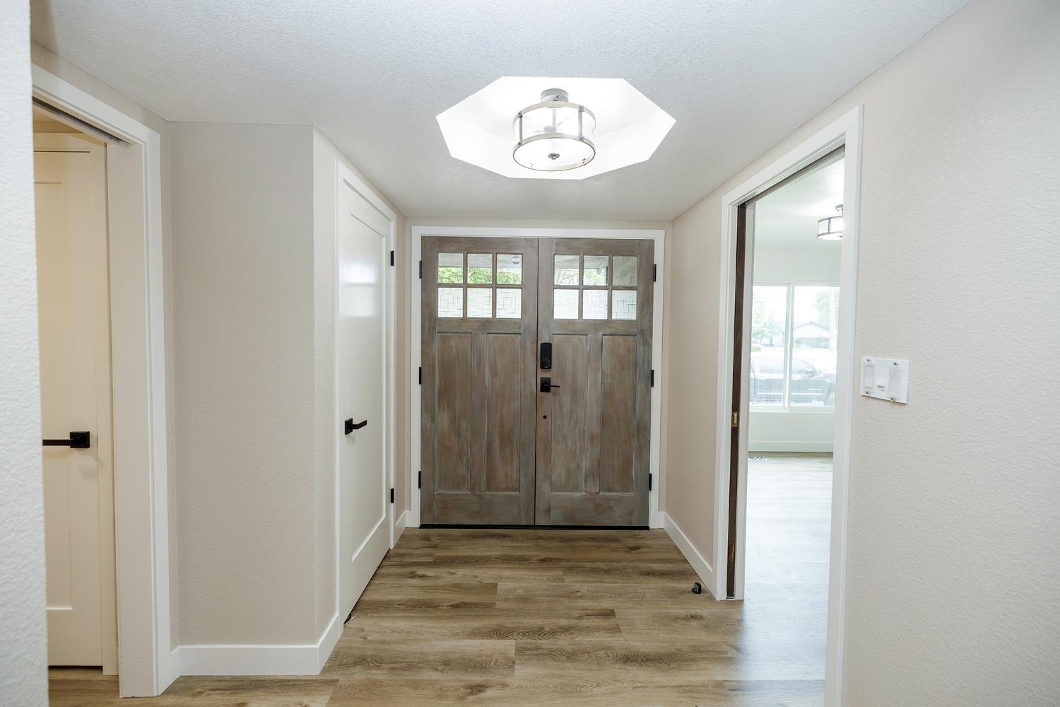 2211 California St, Escalon, CA 95320