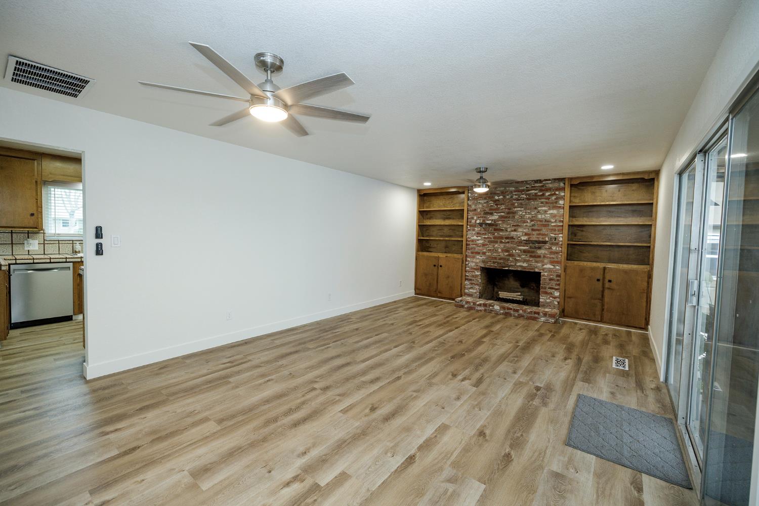 2211 California St, Escalon, CA 95320